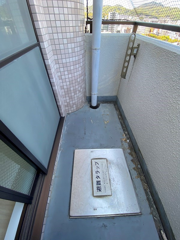 Aurora Court兵庫駅前のバルコニー