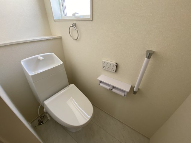 【いわき市四倉町上仁井田／全6棟／1号棟】　生活施設が徒歩圏内に揃うロケーション！のトイレ|同施工　トイレもきれいです
