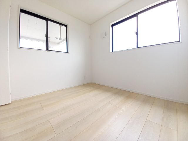 【いわき市好間町上好間第5／全3棟　2号棟】　◆子供が学校に上がる前にマイホームが欲しいあなたへ♪の洋室|同施工　■□■居室の写真です■□■　
寝室にも、子供部屋にも、趣味のお部屋にもお使いいただけます♪