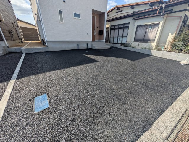 ◆＜期間限定キャンペーン開催♪＞【小名浜花畑町第4】　全2棟／1号棟！の駐車場|駐車場に車を止められます