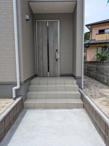 【自由ヶ丘4期／2号棟】　＼郷ケ丘小学校・中央台北中学校エリア／の玄関|玄関です