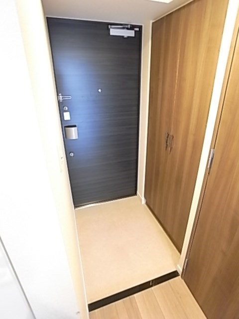 プレサンス三宮ポルトの玄関