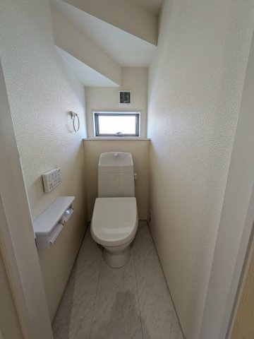 【いわき市泉町滝尻第2】　3号棟　　憧れのマイホームを手に入れませんか？のトイレ|落ち着いたトイレです