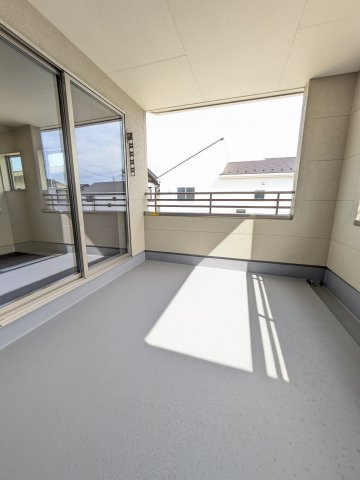 いわき市泉町滝尻第2　新築戸建　6号棟のバルコニー|◆バルコニーの写真です◆　
洗濯物から布団まで一度にたくさん干せて便利です♪
眺めのよいバルコニーで、あなただけのリラックスタイムを☆

