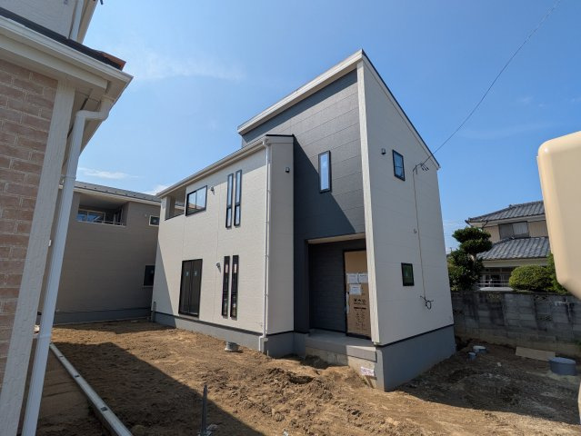 【いわき市錦町江栗1丁目／全5棟／4号棟】◆広々19帖LDK♪　◆キッチンパントリー付き♪♪の外観|一緒に理想の住まいを見つけましょう！（＾＾）
お住まいの相談だけでなく、地域の事についても是非お気軽に尋ねてください！
お問い合わせは不動産プラスまで☆

