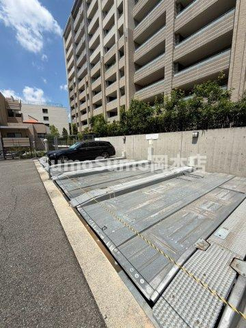 グランドメゾン住吉本町の駐車場|カースペースがあります