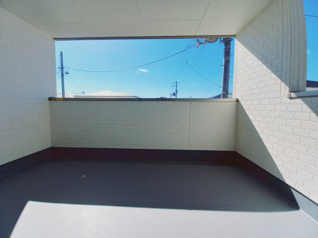 【いわき市中岡町1丁目1期／2号棟】　セブンイレブンまで徒歩2分のバルコニー|同施工◆バルコニーの写真です◆　
洗濯物から布団まで一度にたくさん干せて便利です♪
眺めのよいバルコニーで、あなただけのリラックスタイムを☆

