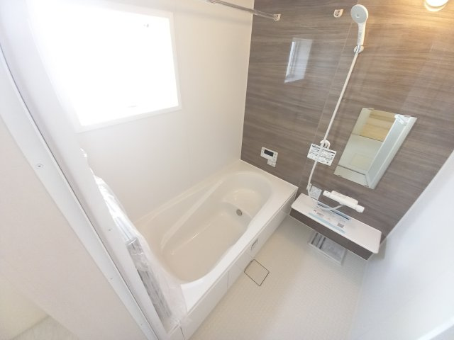 【いわき市錦町江栗1丁目／全5棟／2号棟】　〇開放感のある20帖LDK♪ の浴室|同施工◆ユニットバスの写真です◆　フルオート機能で、時間帯を気にせず、家族全員が暖かい湯船に浸かることができます。　一日の疲れを癒してくれそうですね♪