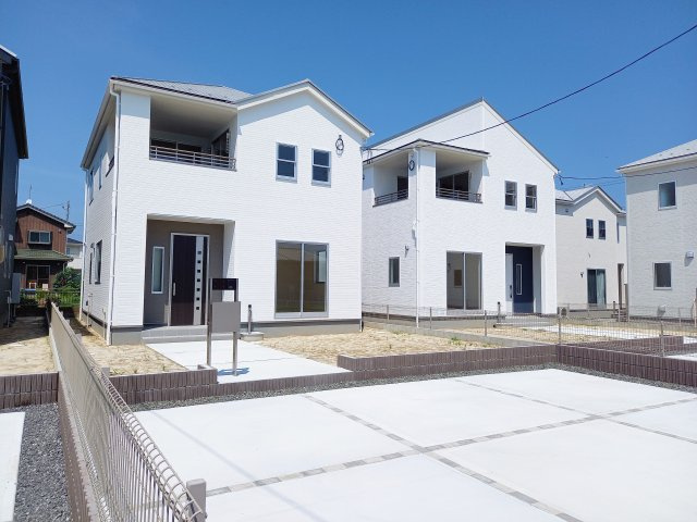 【いわき市錦町江栗1丁目／全5棟／2号棟】　〇開放感のある20帖LDK♪ の前面道路含む現地写真|ご成約の方に選べる家電プレゼントキャンペーン実施中です♪
あると嬉しい家電が揃っています！さらにお選び頂いた商品にプラスして「美味しいパンが焼けるアラジンのトースター」をお付けします！期間限定(^^♪