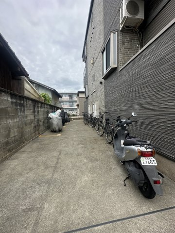 ベイコート姪浜の駐車場