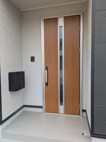 NEW【いわき市小名浜岡小名第4　全2棟／1号棟】　■選べる最新家電！特別キャンペーン♪の玄関|同施工■□■玄関の写真です■□■　
お洒落な玄関はお客様からも喜んでいただけそうですね！！