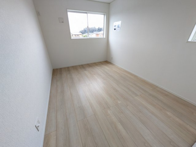 いわき市小名浜住吉　小名浜三小　 ご案内も即日ご対応可能☆の洋室|同施工■居室の写真です■□■　
木の温もりがナチュラルでくつろげる空間ですね。