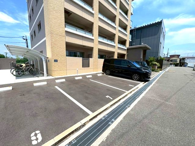 セレーナの駐車場