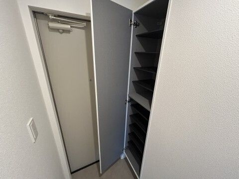 ジーメゾン我孫子青山台の玄関|明るい玄関です