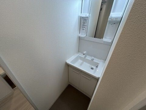 ジーメゾン我孫子青山台の洗面所|脱衣スペースもあります
