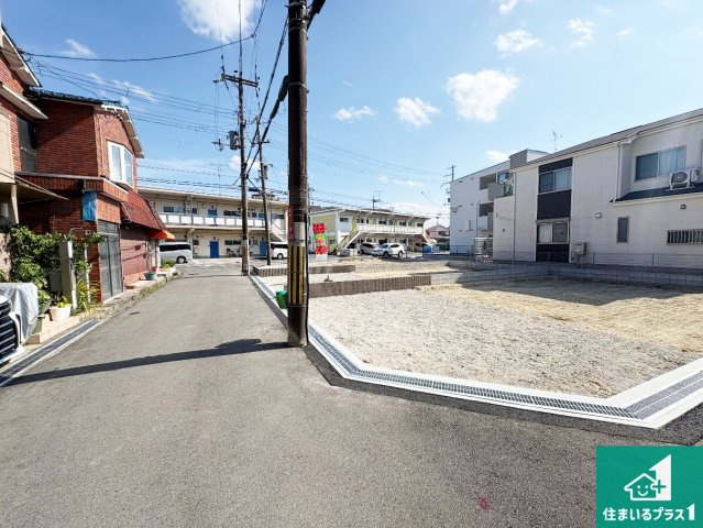■枚方市交北　新築一戸建ての前面道路含む現地写真|周辺は落ち着いた街並みの住宅地！子育てがしやすい住環境です！まだ未完成ですが、現地でしかわからない事もございます。是非一度ご覧ください。