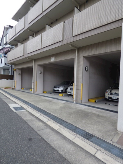 【駐車場】
