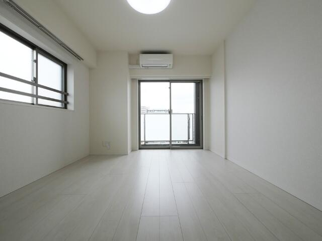 VERXEED KAMEARIの内装