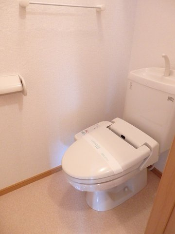 モデッサ　Ⅱ番館のトイレ|ゆったりとした空間のトイレです