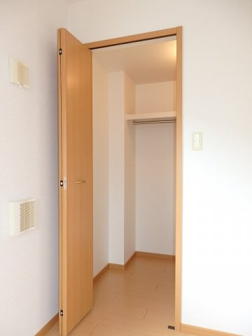 モデッサ　Ⅱ番館の収納|小物を収納するのに便利です