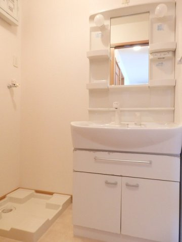 モデッサ　Ⅱ番館の洗面所|広い洗面スペース