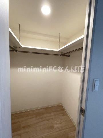 プレサンス江戸堀の収納|大容量入るウォークインクローゼット！