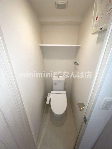 プレサンス江戸堀のトイレ|トイレに収納もあります！