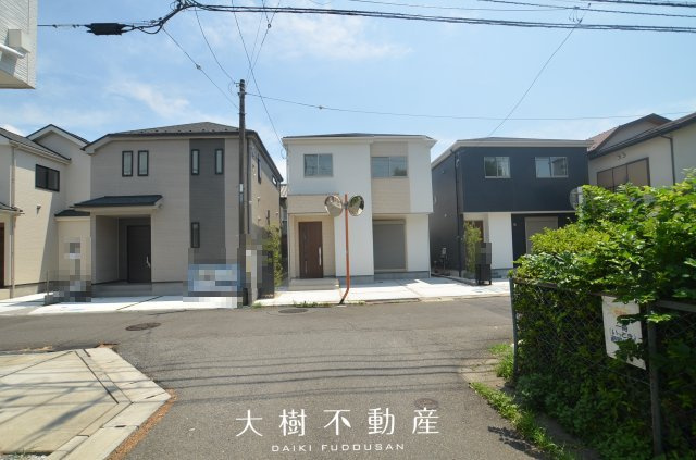 【前面道路含む現地写真】 | 座間市栗原中央1丁目　新築戸建て　全2棟【仲介手数料無料】