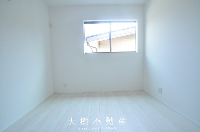 【洋室】 | 座間際栗原中央1丁目　新築戸建て　全2棟【仲介手数料無料】 | 2階　洋室3（5.3帖）
