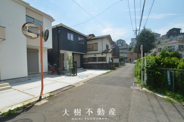 【前面道路含む現地写真】 | 座間際栗原中央1丁目　新築戸建て　全2棟【仲介手数料無料】