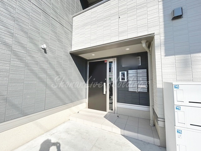 藤沢市湘南台３丁目のアパートのエントランス