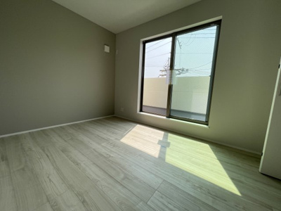 【洋室】 | 脇田町新築一戸建 | ３階南側６帖洋室