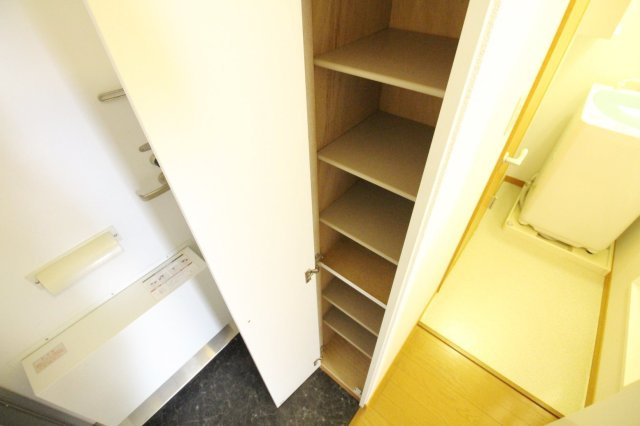 レオパレス比叡の玄関|シューズＢＯＸも標準装備です☆
