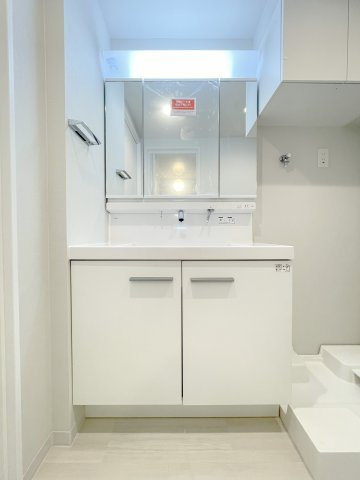 第7みずほ台マンションの独立洗面台