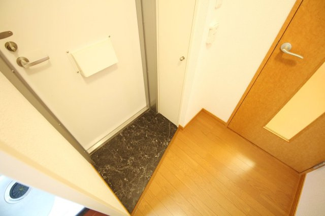 レオパレス瀬田川の玄関|※部屋により形状・配置が異なります。
