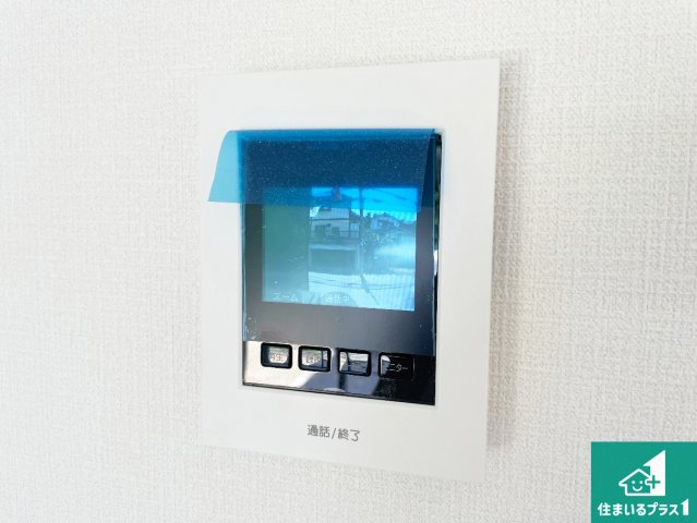 神戸市西区伊川谷町有瀬　第7期　新築一戸建ての防犯設備|カラーモニターインターホン！声だけでなく来訪者の姿や顔がモニターで確認できるので、小さなお子様がいらっしゃるご家庭でも安心できます！