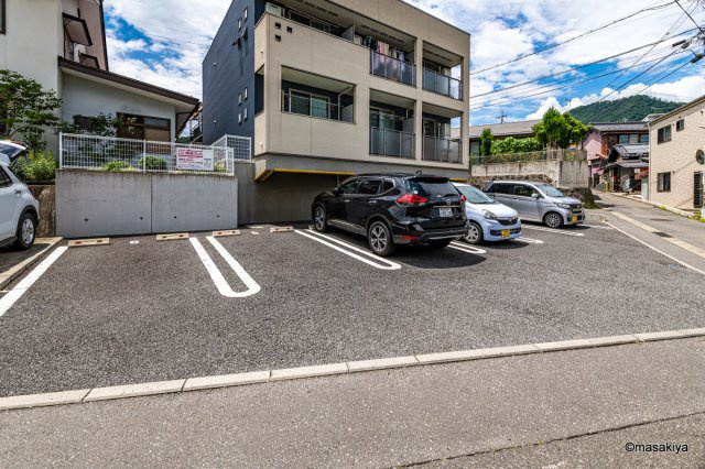 プチメゾン泉の駐車場|駐車場