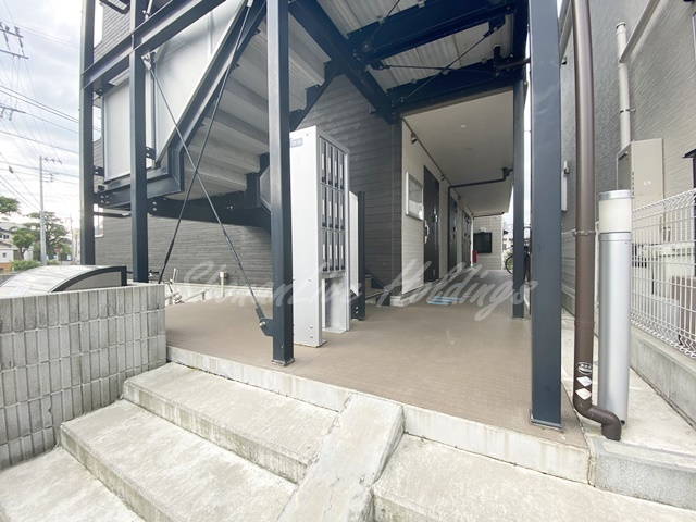 平塚市桃浜町の賃貸マンションのエントランス|清潔感のあるエントランスです♪