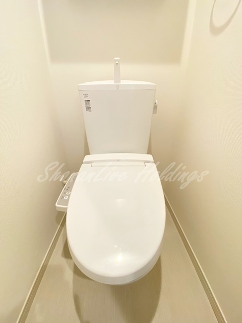 平塚市桃浜町の賃貸マンションのトイレ|清潔感のあるトイレです