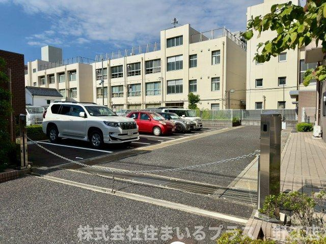 ル・アーブル東野田の駐車場