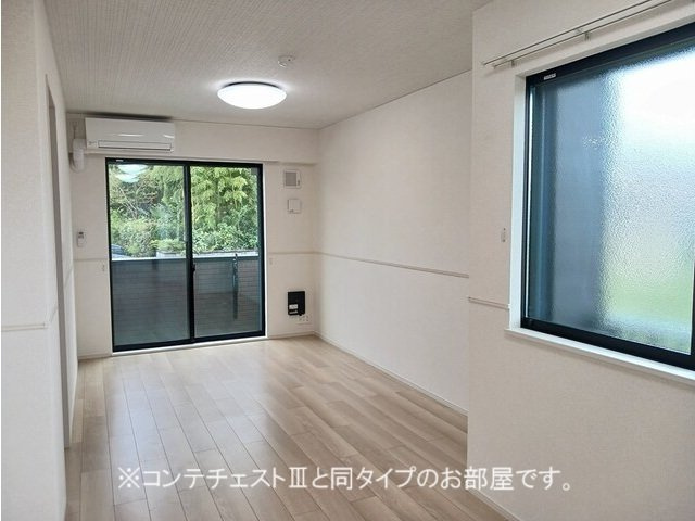 コスモステラス　イーストの居間・リビング|こちらの居間で趣味の時間をお楽しみください