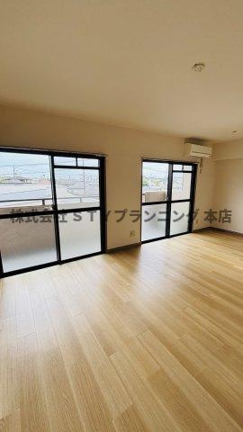 仲介手数料0円！ソレイユ社ヶ丘の居間・リビング