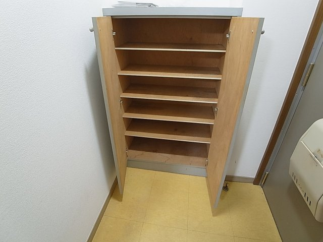 スタッツァ兵庫の玄関|たっぷり入る靴箱も完備