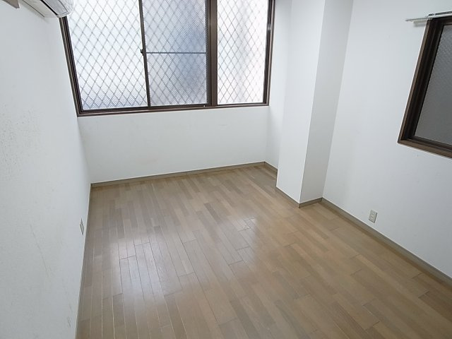 スタッツァ兵庫の内装|窓が多く風通しの良いお部屋です