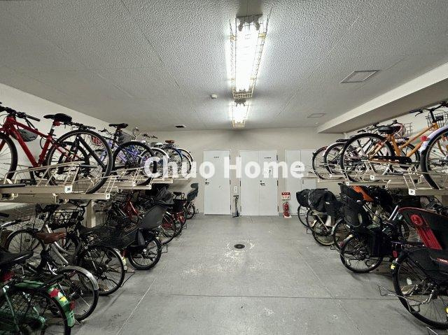 グローベルザ・シティ蔵前の駐輪場|【自転車置き場】最新の空き状況や費用などの詳細は担当スタッフまでお問い合わせください。