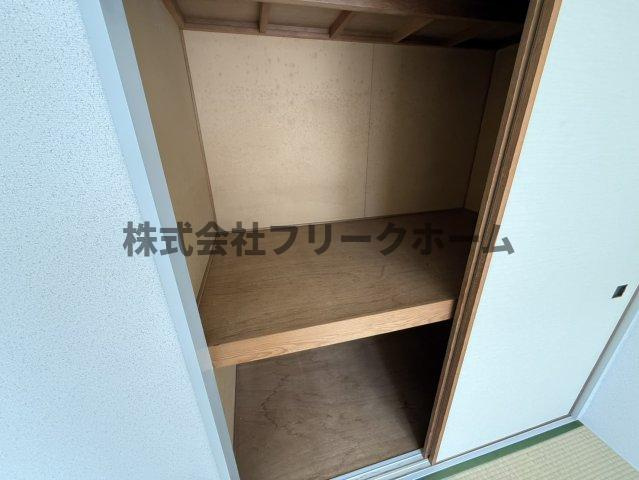 小金井市中町２丁目のアパートの収納