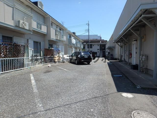 小金井市中町２丁目のアパートの駐車場