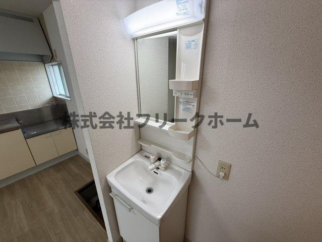 小金井市中町２丁目のアパートの洗面所