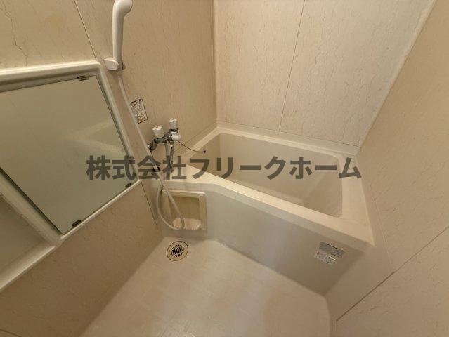 小金井市中町２丁目のアパートの浴室