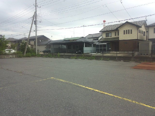 筑西市下岡崎２丁目の工場の駐車場